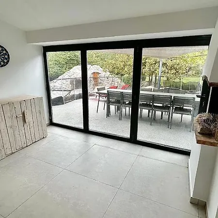 Contemporaine Avec Lagon Villa *