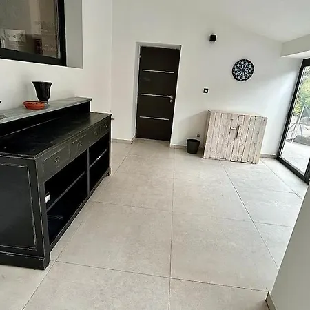 Contemporaine Avec Lagon Villa *