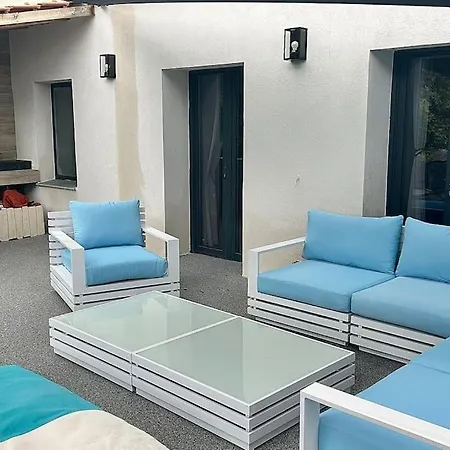 Villa Contemporaine Avec Lagon *