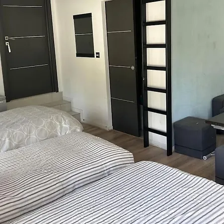 Contemporaine Avec Lagon Villa *